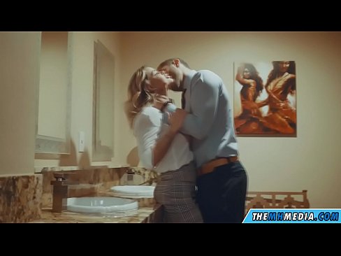 ❤️ როცა მკერდი ქერა აცდუნებს საჯარო საპირფარეშოში ️❌ პორნო ჩვენთან ☑